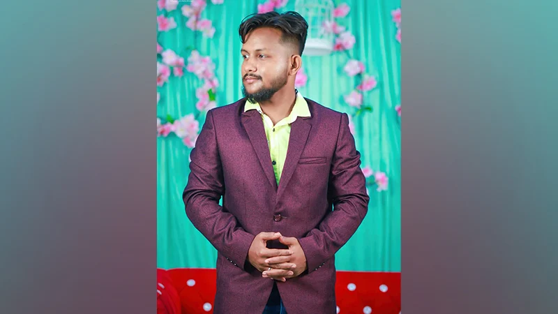 ট্রাফিক পুলিশের নাক ফাটালেন ছাত্রদল নেতা